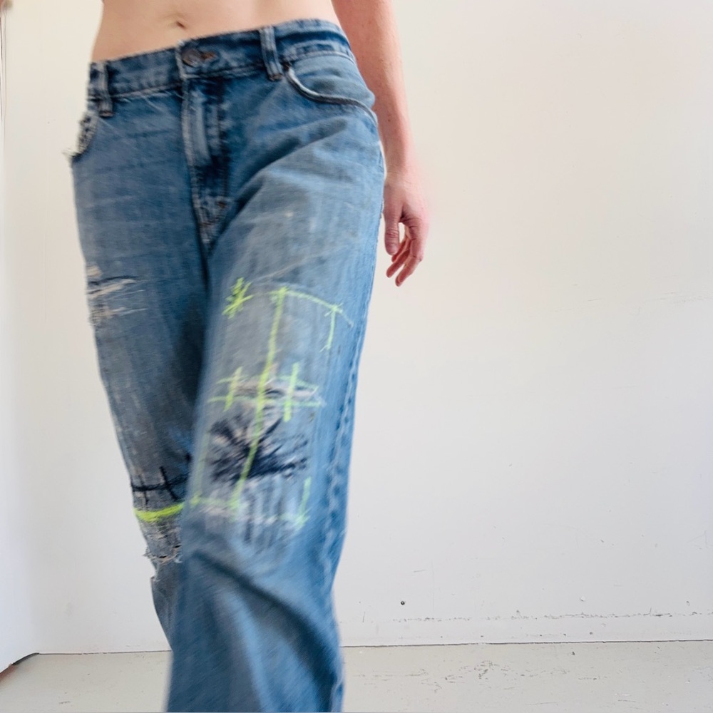 Re worked up cycled vintage embroidered Levi’s 👖